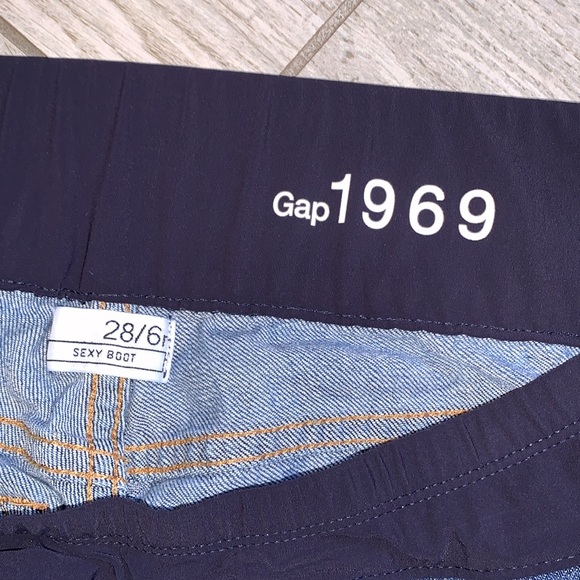 Gap 1969 Maternity Low Front - Sexy Boot Cut Jeans - Picture 3 of 6